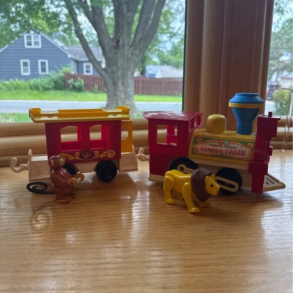 Vintage Fisher Price Little People Circus Train Monkey & Lion Figures - Picture 1 of 11